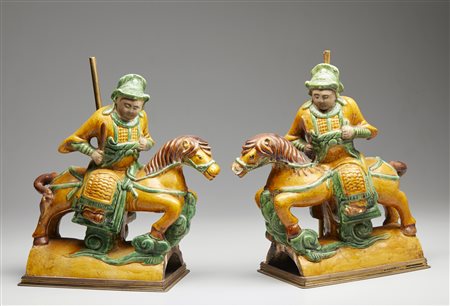  Arte Cinese - Due tegole con invetriatura sancai.
Cina, dinasti Ming, XVII secolo.