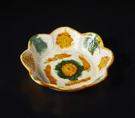  Arte Cinese - Ciotola lobata Sancai
Cina, probabilmente dinastia Tang, IX secolo .