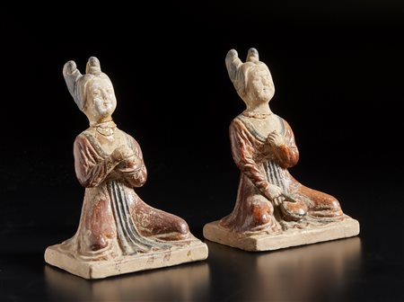  Arte Cinese - Due figure sancai in terracotta.
Cina, dinastia Tang, IX secolo.