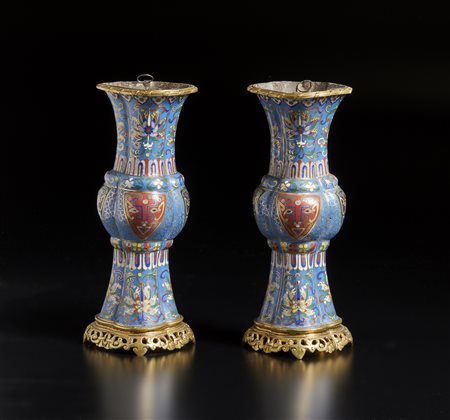  Arte Cinese - Coppia di vasi cloisonnè
Cina, dinastia Qing, XIX secolo .