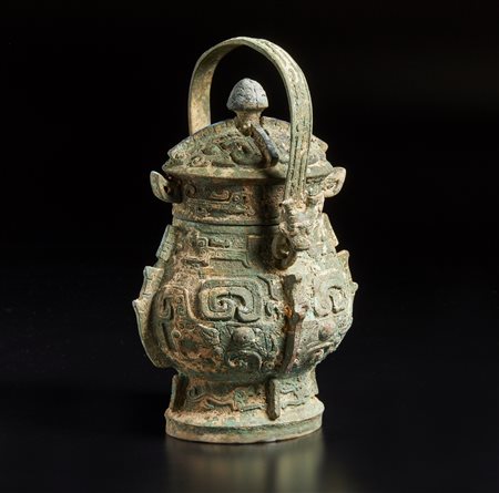  Arte Cinese - Contenitore rituale Hu in bronzo
Cina, dinastia Qing, XIX secolo .