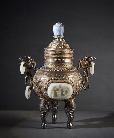  Arte Cinese - Incensiere tripode in argento. 
Cina, dinastia Qing, fine XIX secolo.