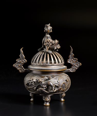  Arte Cinese - Incensiere tripode in bronzo 
Cina, dinastia Qing, XVIII secolo .