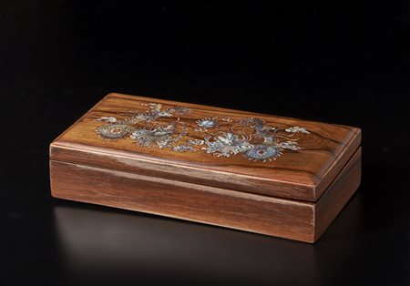  Arte Cinese - Scatola in huang huali 
Cina, XX secolo.