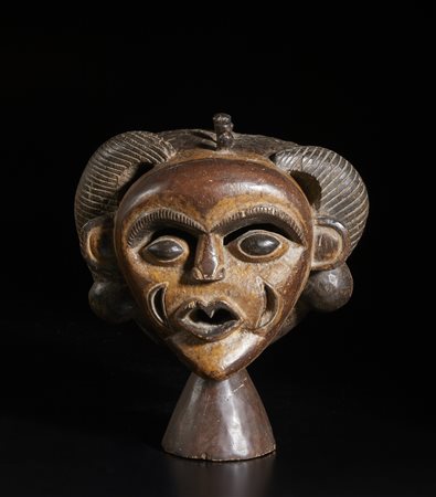  Arte africana - Repubblica Democratica del Congo, Pende
Maschera in legno. 
.