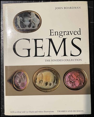 J. Boardman, "Engraved Gems: the Ionides Collection", London 1968. Usato....