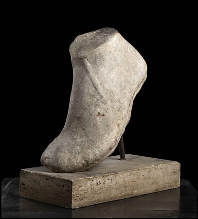 PIEDE MONUMENTALE ca. I secolo a.C. - II secolo d.C. altezza totale cm 50;...
