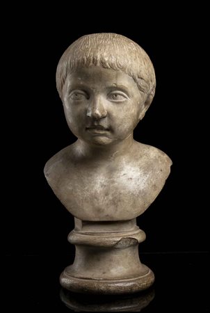 RITRATTO DI BAMBINO Età antonina, II secolo d.C. altezza cm 40 Busto marmoreo...
