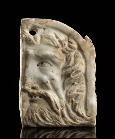 PROFILO MASCHILE III - IV secolo d.C. cm 20,5 x 14; spessore ca. cm 3 Protome...