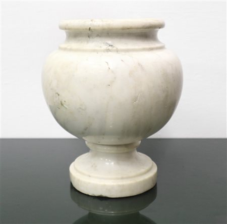 Vaso in marmo bianco, Early 20° secolo