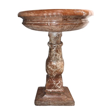 Fonte battesimale in marmo rosso di Verona, XVII secolo