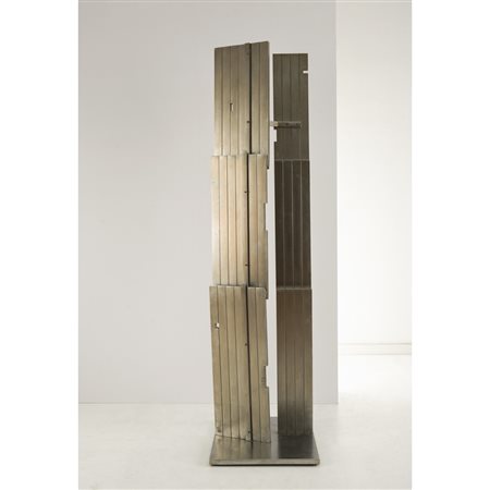 SALVATORE MESSINA, Grande scultura “Rifrazioni Verticali”