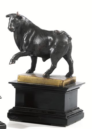 Scultura, Scuola toscana, sec. XVIII, in bronzo, modellata come un toro, cm...