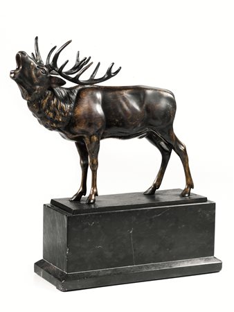 Scultura, sec. XX, modellato come un cervo, cm 22x28, su base in marmo nero,...