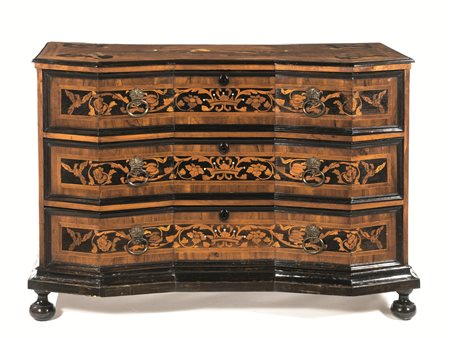 Cassettone, Firenze, fine sec. XVII, in olivo, noce, palissandro intarsiato...