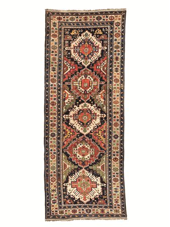 Tappeto caucasico Scirvan Zeiwa, sec. XIX, a fondo blu con cinque medaglione...