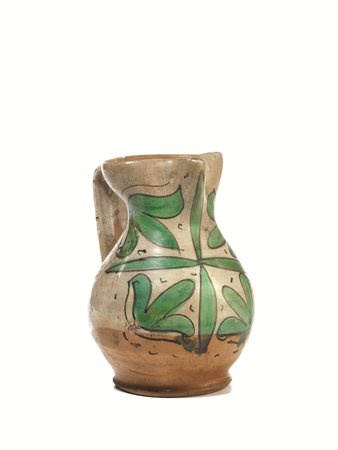 Boccale, probabilmente Viterbo, sec. XVI, in maiolica decorata a grandi fiori...