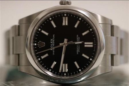 ROLEX  OYSTER PERPETUAL 124300 CON GARANZIA