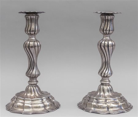 Coppia di candelieri Luigi XV in argento 