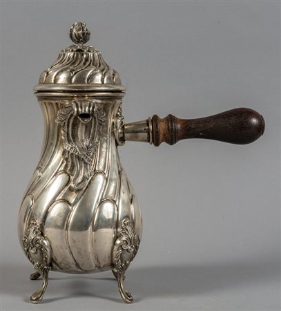 Cioccolatiera in stile Luigi XV in argento 