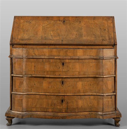 Ribalta Luigi XIV lastronata in noce e radica di 