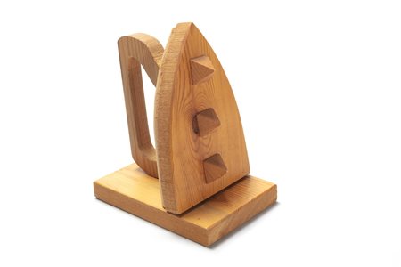 Mario Ceroli (Castel Frentano 1938)  - Omaggio a Man Ray-ferro da stiro