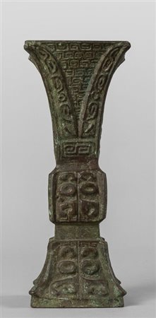 Vaso in bronzo in stile arcaico, 