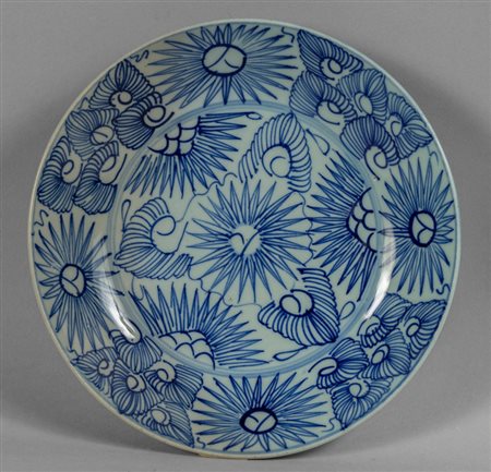 Piatto in porcellana bianca e blu, Cina 
