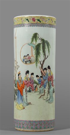 Portaombrelli in porcellana policroma 