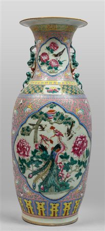 Vaso in porcellana policroma, Cina inizi 