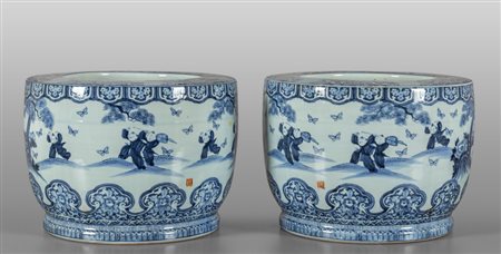 Coppia di cachepots in porcellana bianca e blu, 