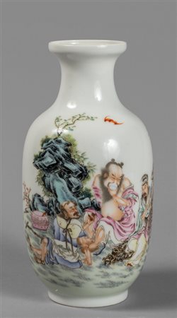 Piccolo vaso in porcellana bianca decorato in 