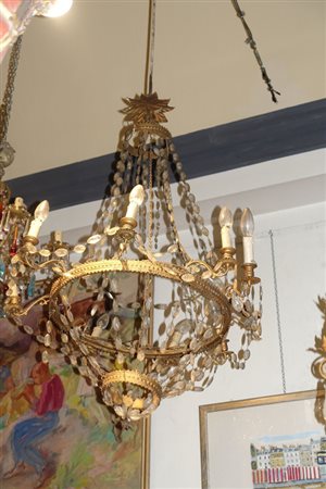 Lampadario Impero ad otto luci in lamierino 