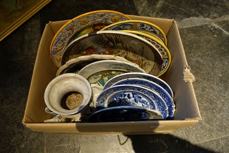 Scatola magica di piatti diversi in ceramica