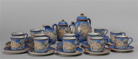 Servizio da caffè in porcellana policroma con 