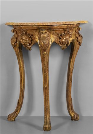 Console a tre gambe in legno intagliato e dorato, 