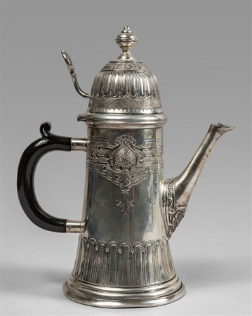 Cioccolatiera in argento con manico in 