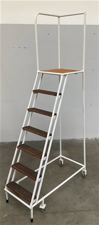 Scaletta da biblioteca con rotelle, struttura metallo smaltato bianco e pioli i