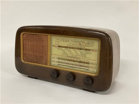 Radio Marelli Radio a valvole con cassa in legno e guarnizioni in bachelite. Ita