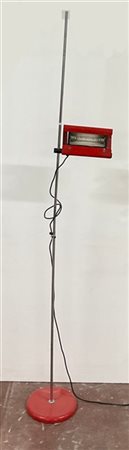 O-Luce (Attr.)
Lampada da terra alogena con fusto in metallo, base e diffusore i