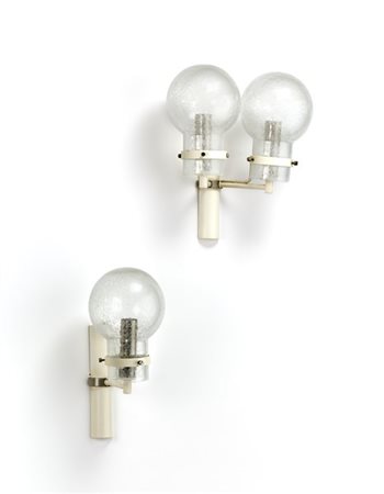 Lotto composto da una lampada da parete a una luce e una lampada da parete a du