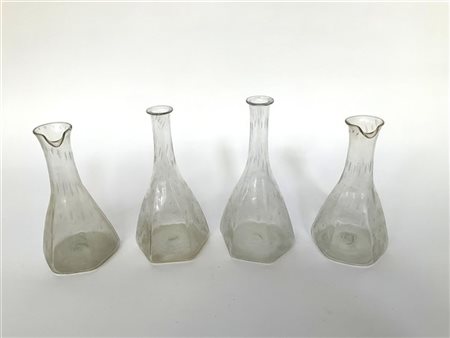 Manifattura di Murano, lotto composto da due bottiglie e due versatoi in vetro
