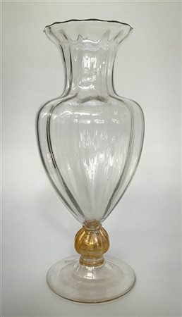 Manifattura di Murano, vaso a balaustro costolato internamente in vetro traspar