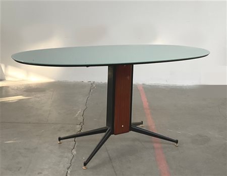 Tavolo ovale con piano in vetro azzurro, struttura in ferro verniciato nero e f