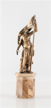 Giovanna d'Arco. Scultura in bronzo. Francia, fine del XIX secolo. Cm 35x12x10.