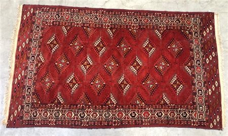 Tappeto Yomut, Turkestan occidentale, inizio secolo XX. Decoro con Memling Gul