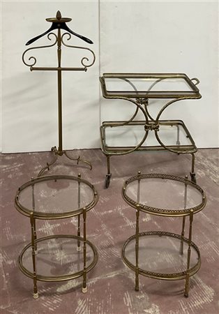 Lotto composto da due tavolini ovali in ottone e vetro (cm 40xh48x31), un servo