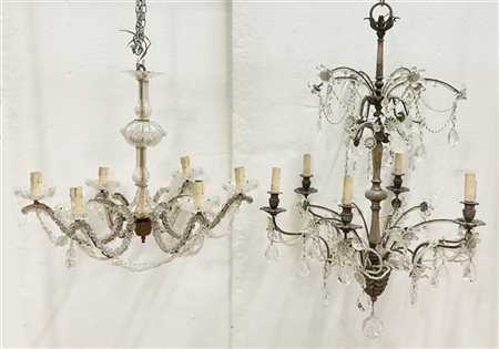 Lotto di due diversi lampadari in metallo con pendenti in vetro (h cm 45x d 60;