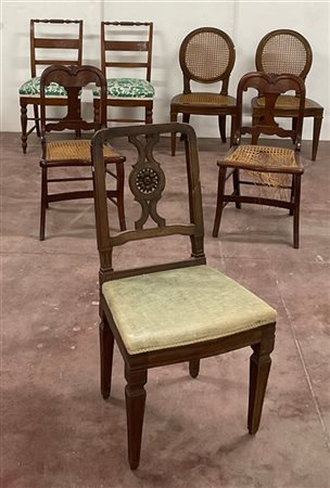 Lotto composto da tre diverse coppie di sedie unite ad una singola in legni var
