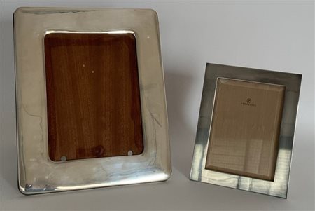 Lotto composto da due cornici portafoto: una in argento Pampaloni Firenze entro